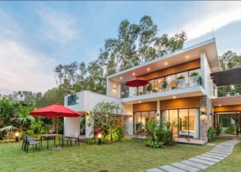 10 mẫu thiết kế sân vườn biệt thự cho hàng xóm trầm trồ