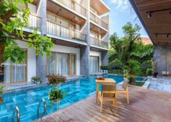 Nên sử dụng gạch bể bơi loại nào? Tư vấn từ chuyên gia